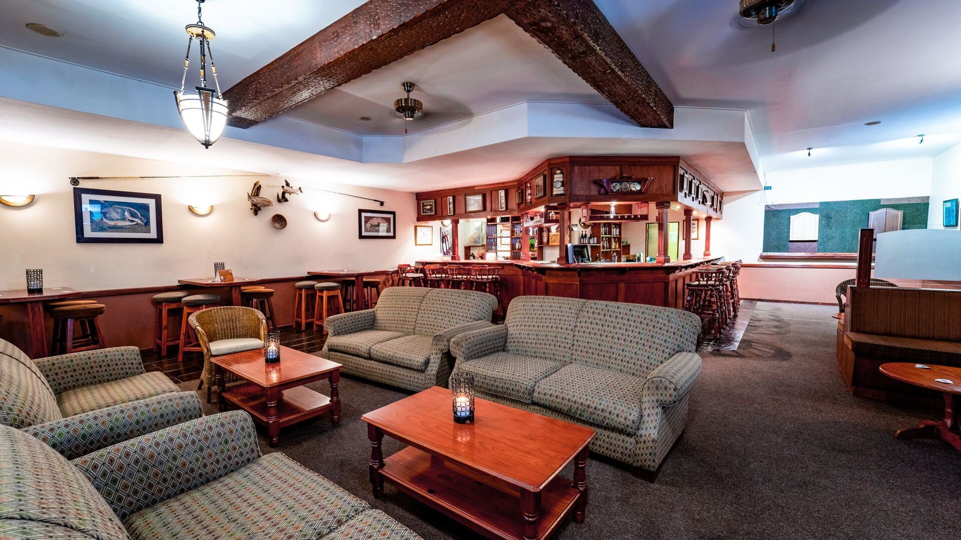 Buck & Trout Bar Gooderson Drakensberg Gardens Golf and Spa Resort