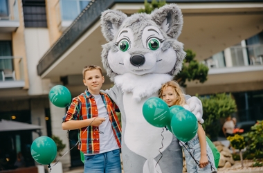 Maskotka Śnieżka w Green Mountain – animacje i atrakcje dla dzieci w Karpaczu.
